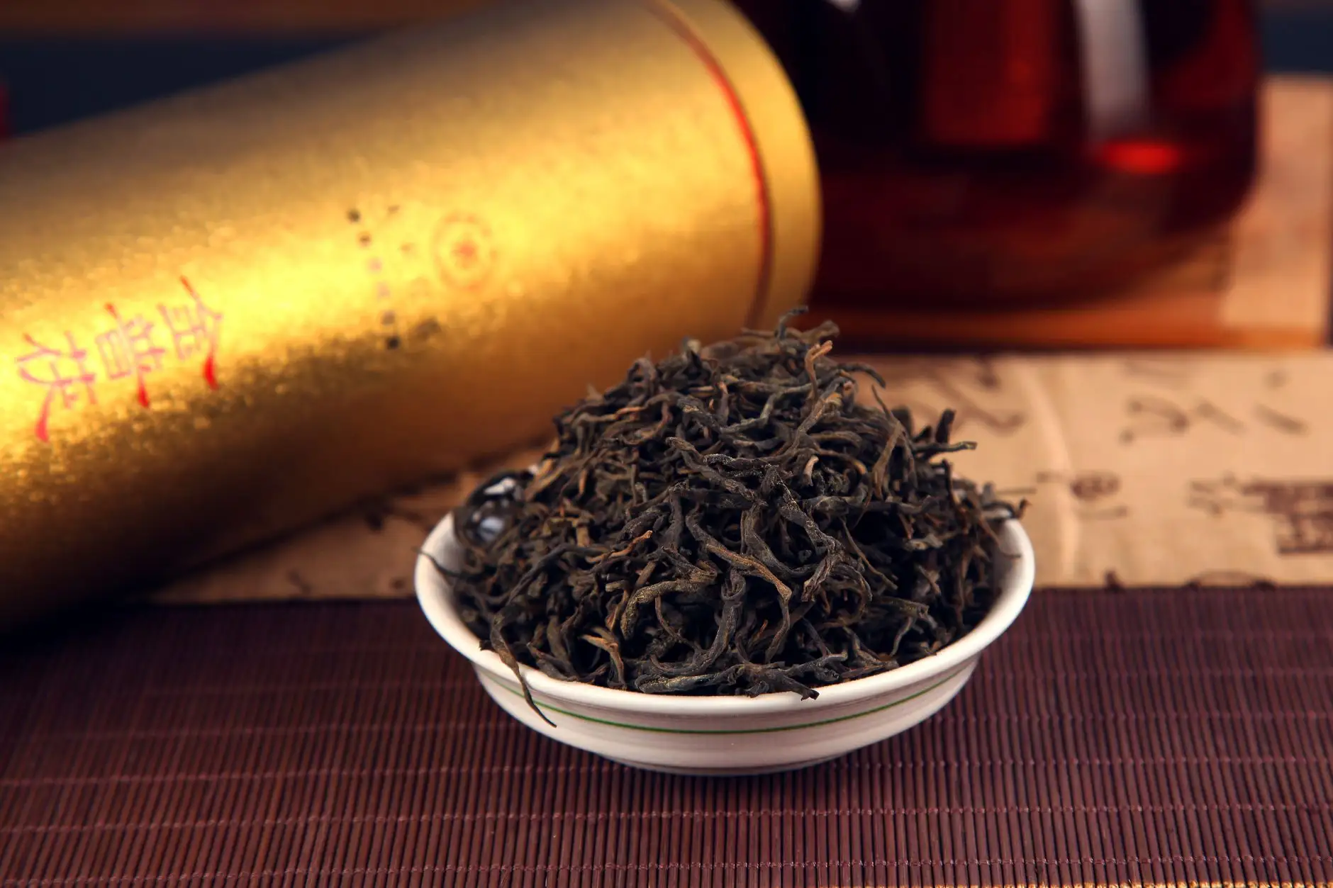 协作机器人与传统工业机器人对比：上海工厂自动化设备选型指南
