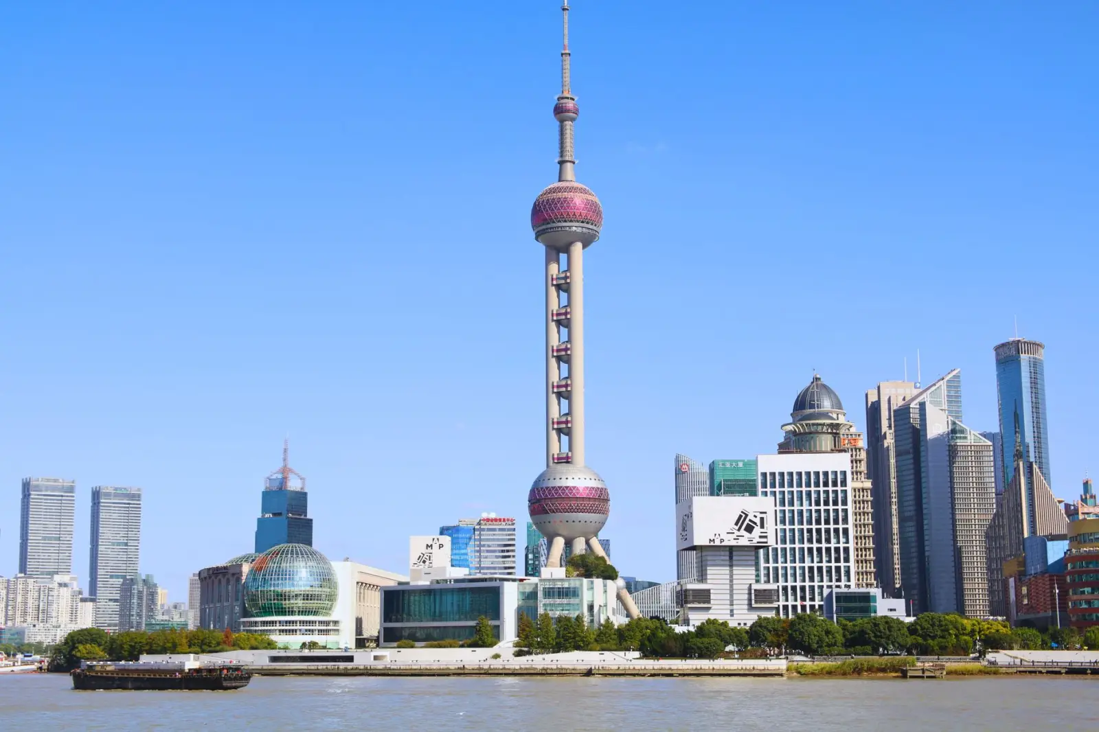 上海易樊科技六轴关节机器人焊接工位效率实测分析