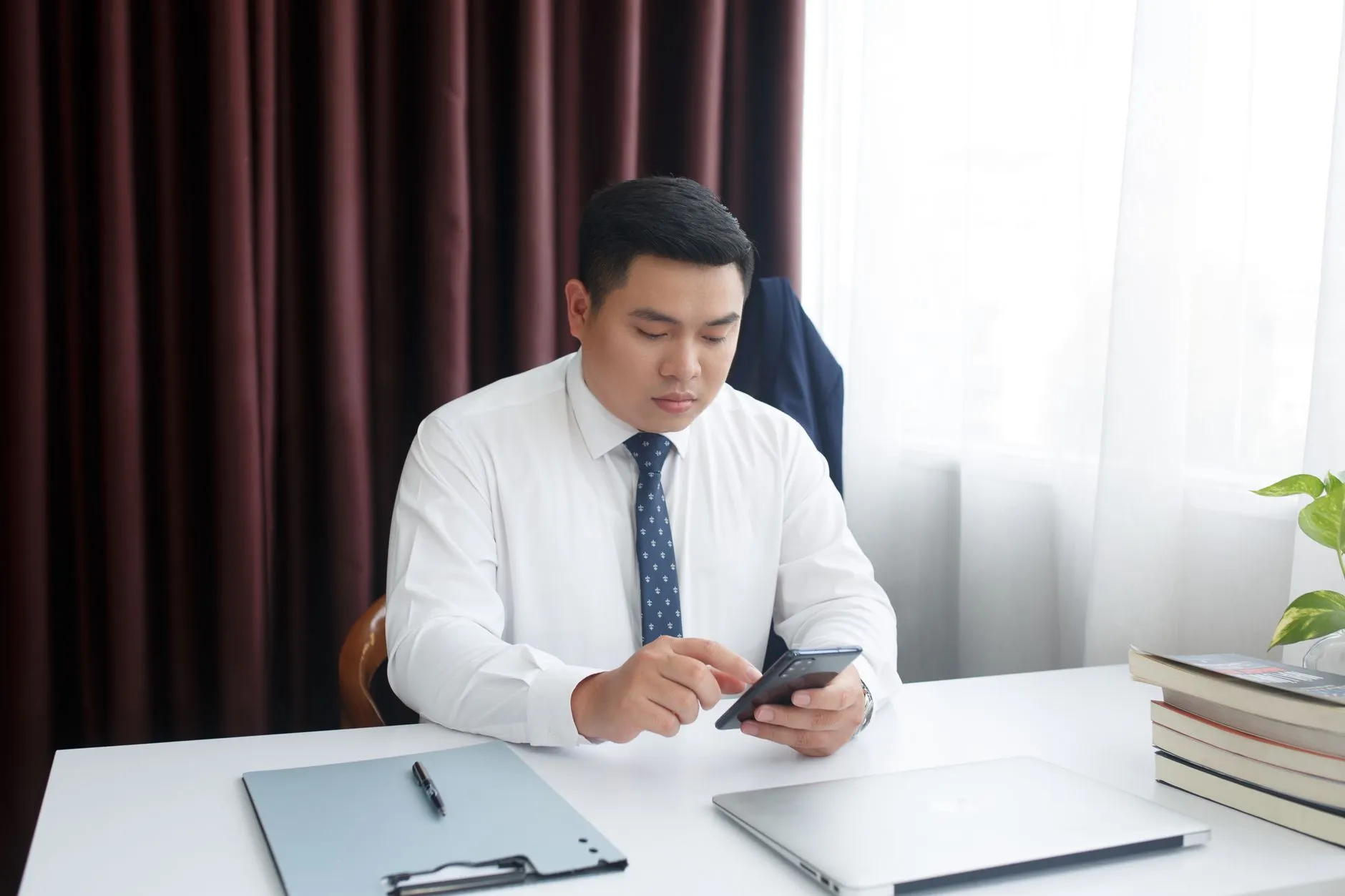 工业机器人六轴关节技术解析：结构原理与运动精度控制要点